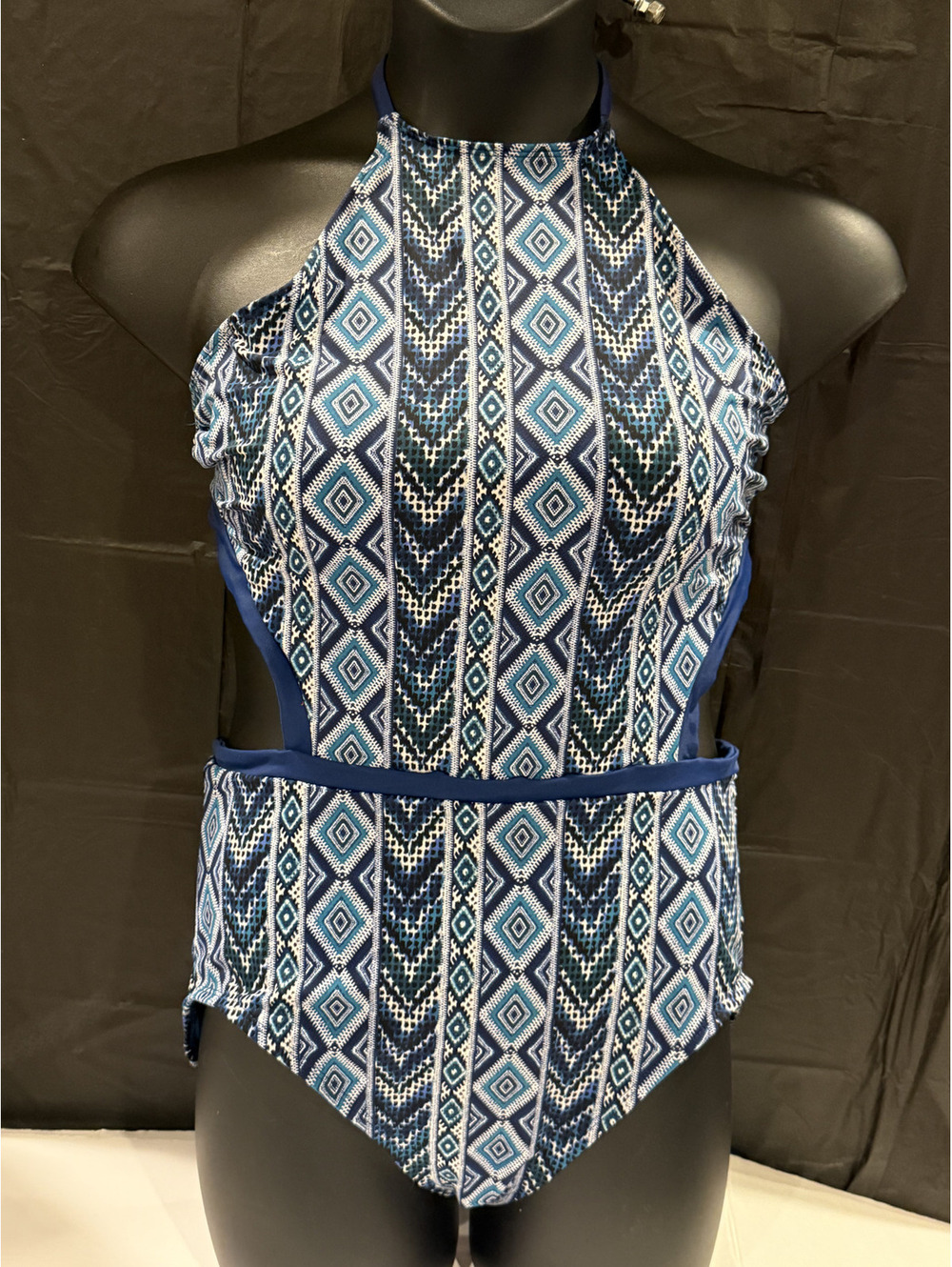 Time and Tru Women’s Blue Geometric Halter One Piece Swimsuit Size XL plus size.